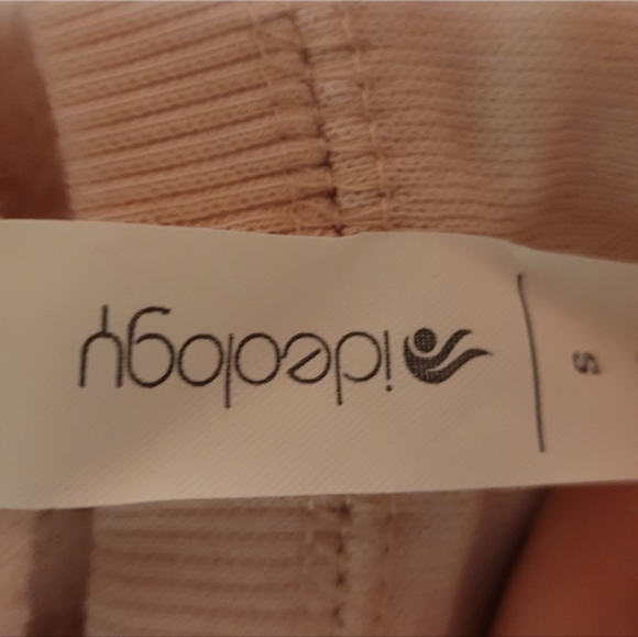 SALE! Ideology "I Am Strong" Sweater, Pink Ribbon, Breast Cancer Awareness - Picture 5 of 6